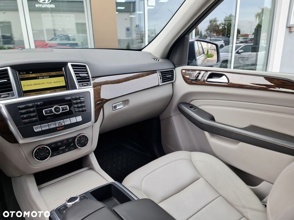 Mercedes-Benz ML 350 BlueTec 4-Matic - 22