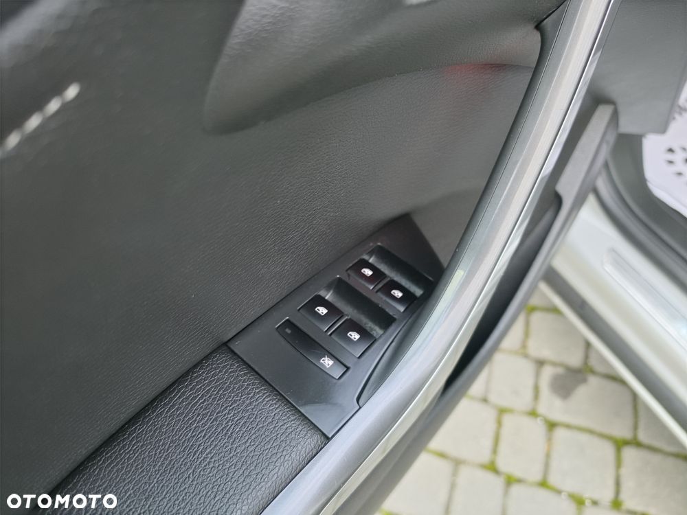 Opel Astra 1.4 Turbo Cosmo - 24