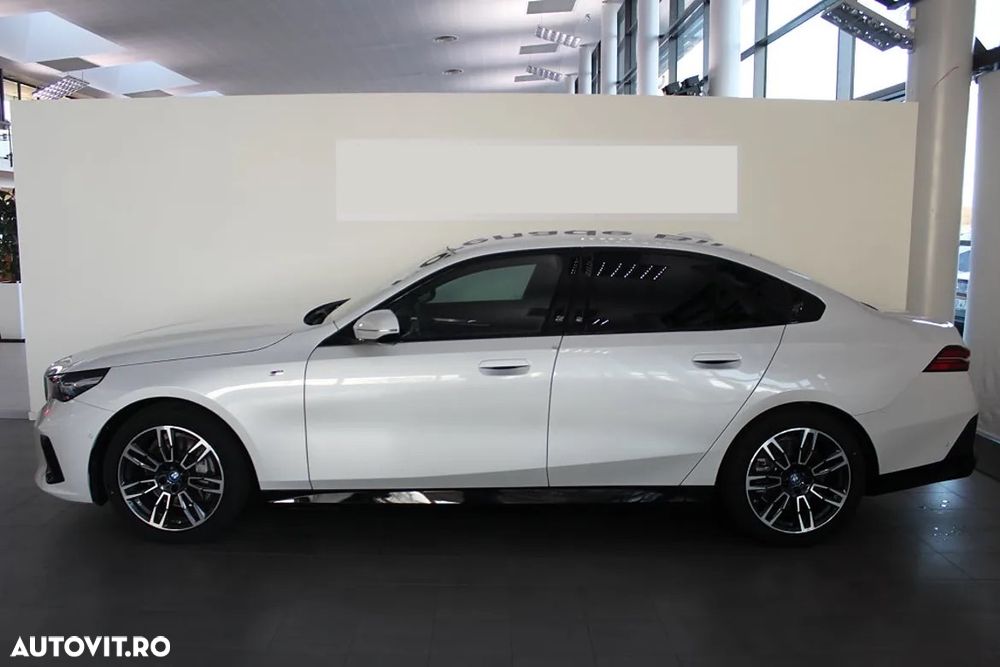 BMW i5 - 5