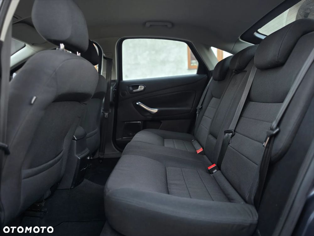 Ford Mondeo - 17