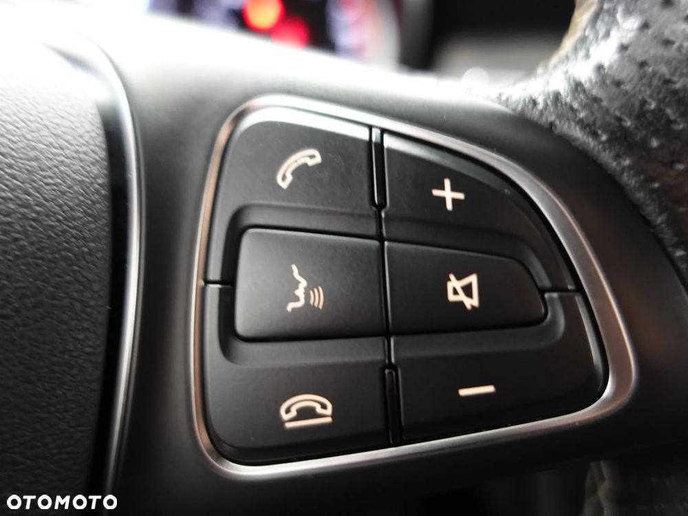 Mercedes-Benz CLA 180 7G-DCT - 39