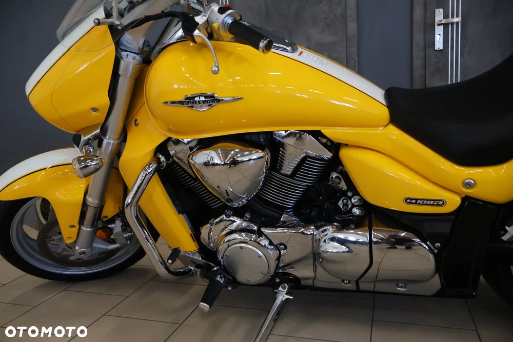 Suzuki Intruder - 9