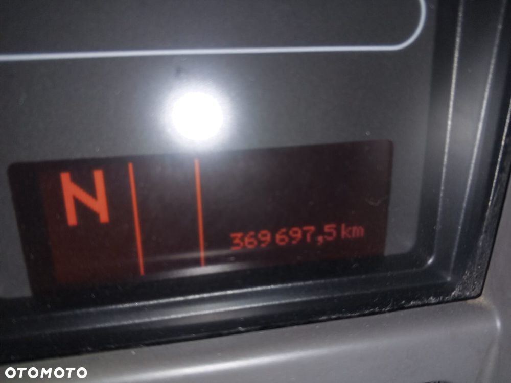 Renault MIDLUM ŁADOWNOŚĆI 7 TON /ZAWIESZENIE PNEUMACZYCZNE/WINDA / FRANCJA - 19