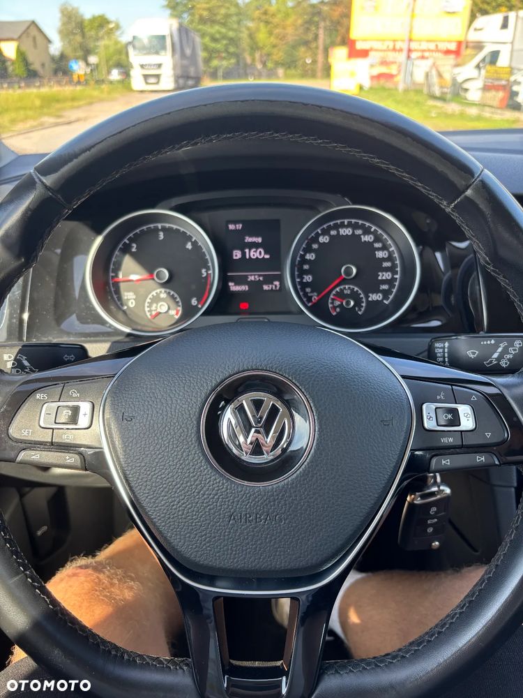 Volkswagen Golf - 26