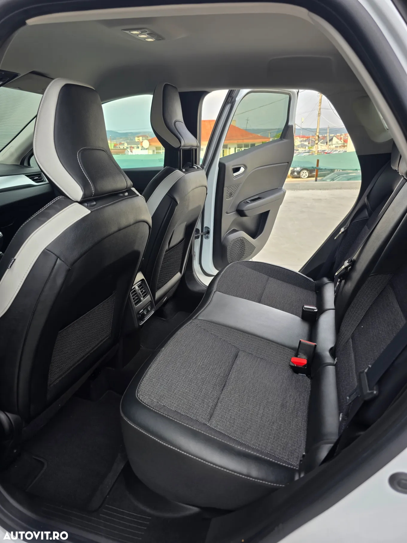 Renault Captur TCe 100 GPL Intens - 17