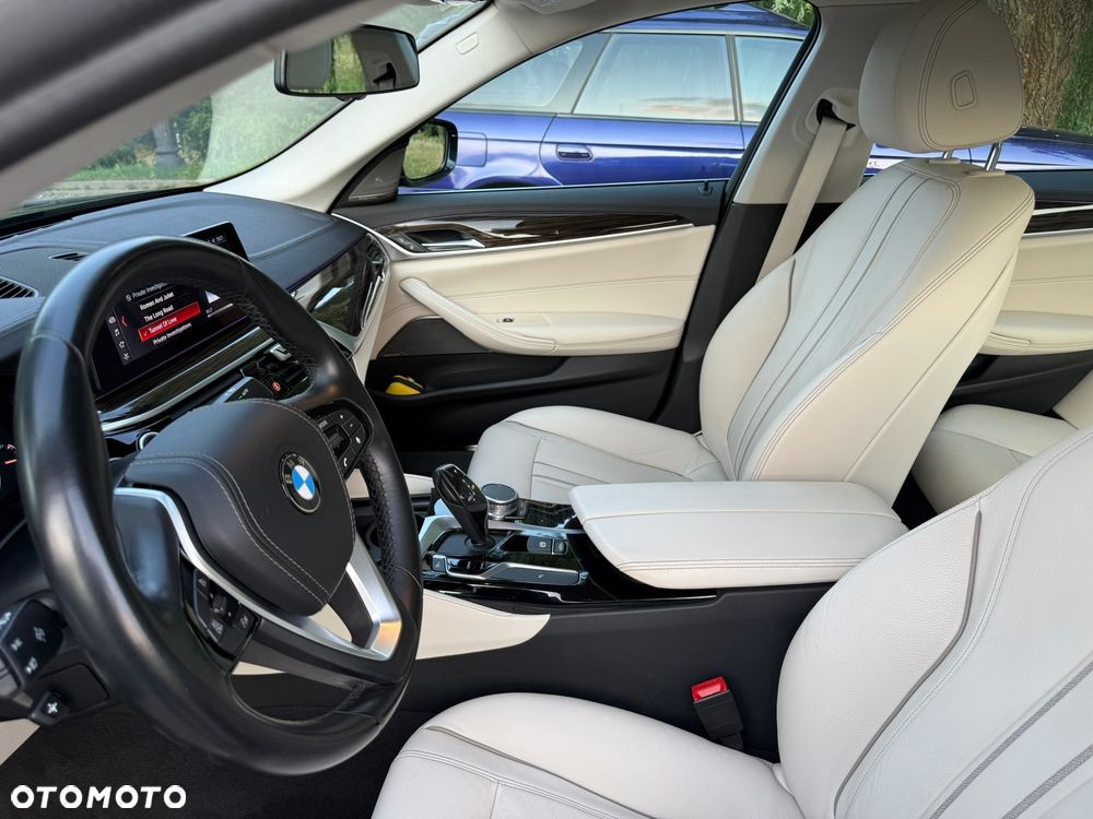 BMW Seria 5 520d xDrive Luxury Line sport - 15