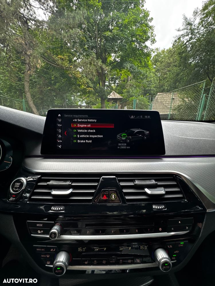 BMW Seria 5 520d xDrive AT - 13