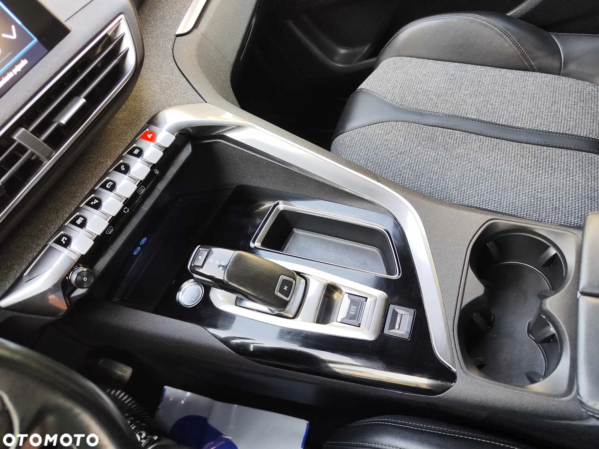 Peugeot 3008 1.5 BlueHDi GT S&S EAT8 - 32