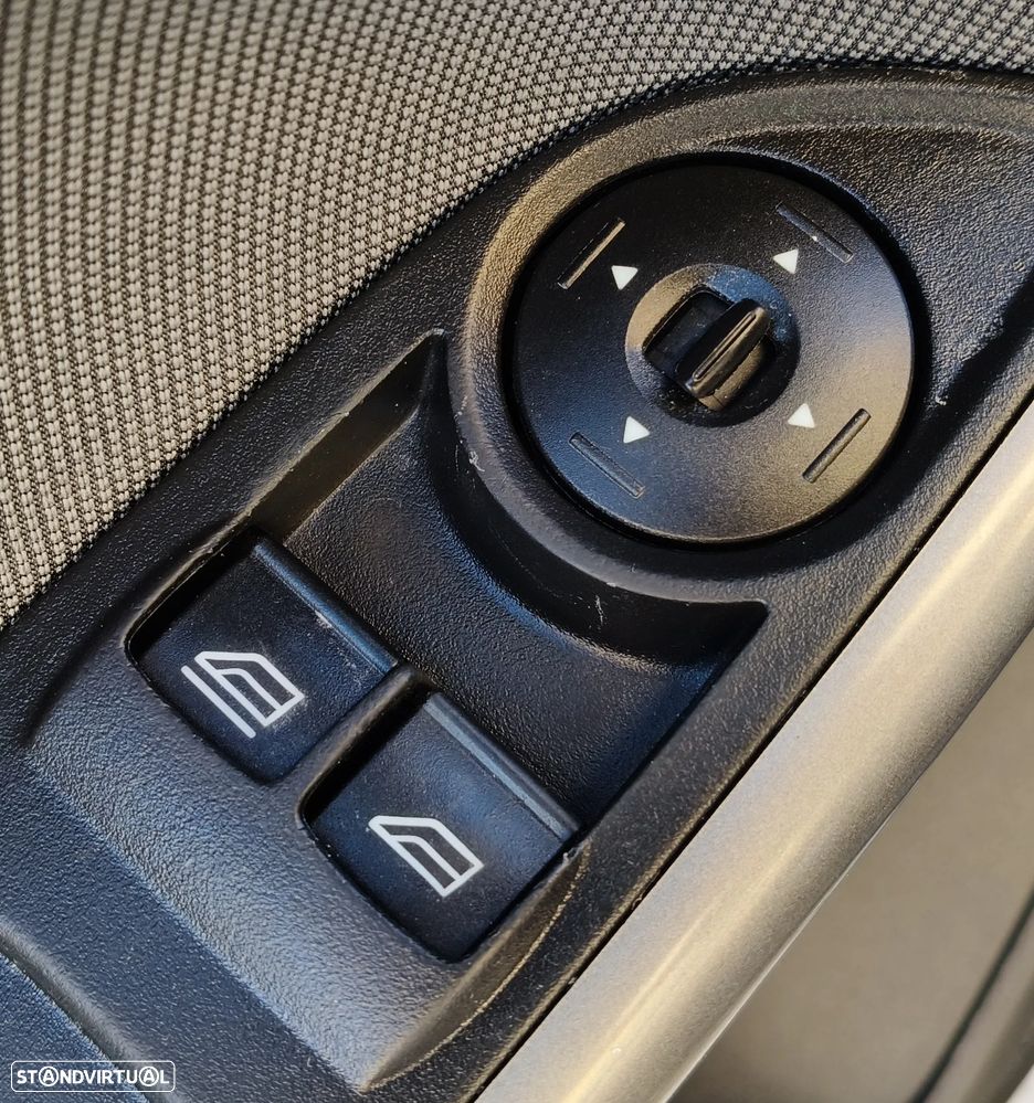 Ford Focus SW 1.6 TDCi DPF S&S Trend - 12