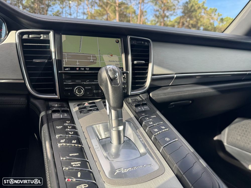 Porsche Panamera Platinum Edition - 10