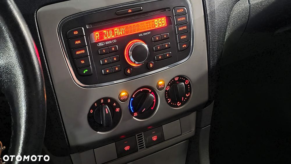 Ford Focus 1.6 TDCi Ghia - 34