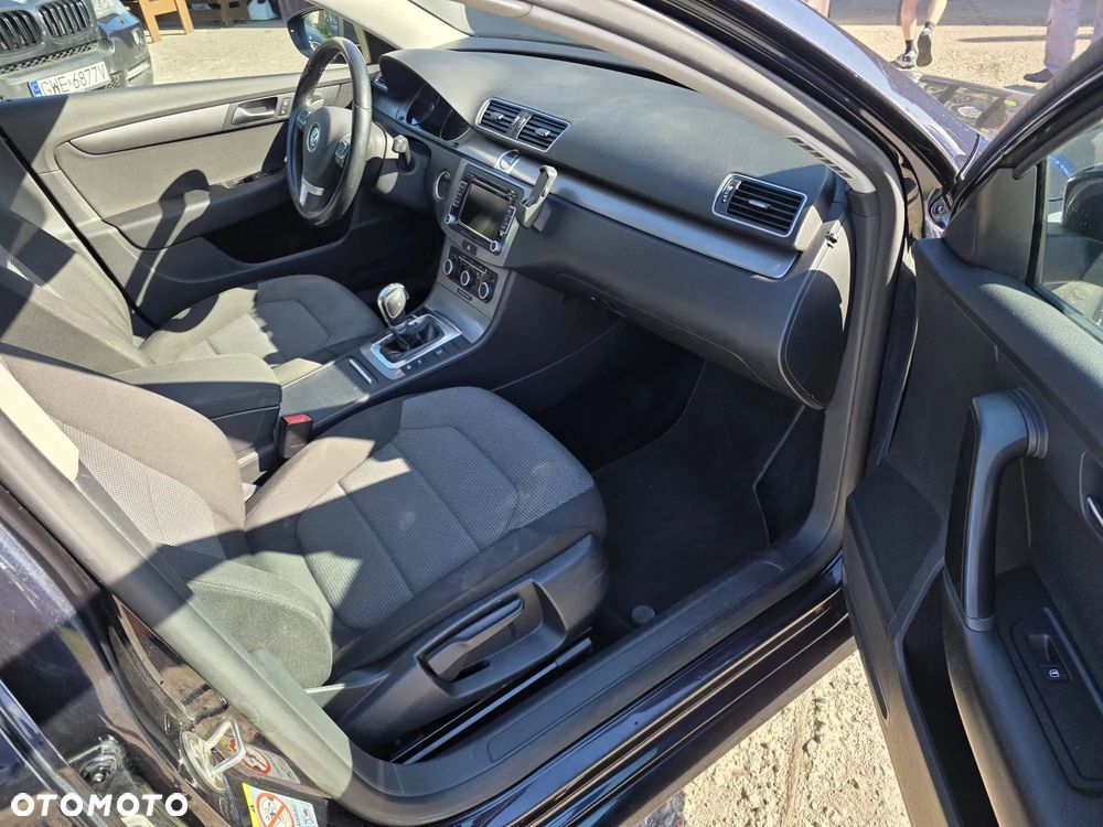 Volkswagen Passat 2.0 TDI Comfortline DSG - 4