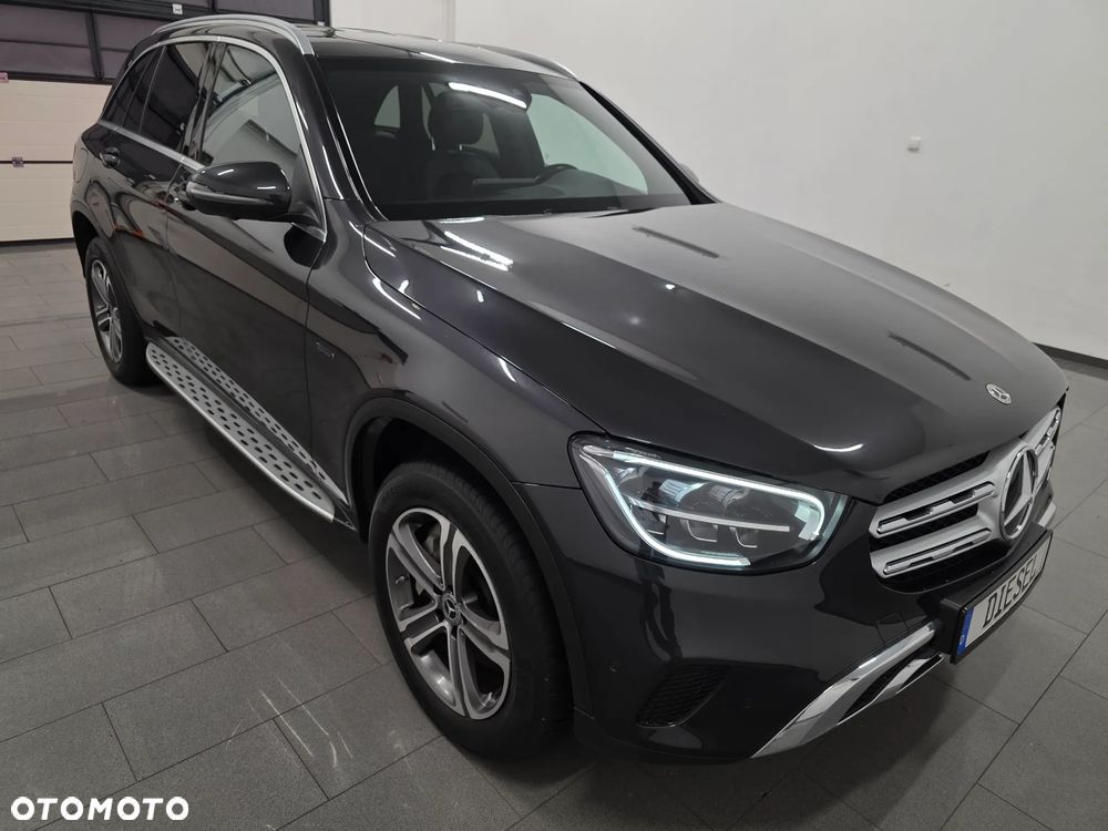 Mercedes-Benz GLC 300 de 4Matic 9G-TRONIC AMG Line Plus - 29