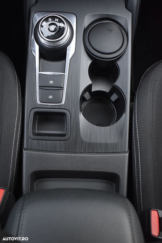 Ford Focus 1.5 EcoBlue 8AT Titanium - 32