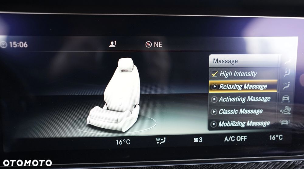 Mercedes-Benz Klasa E AMG 53 4-Matic+ - 35