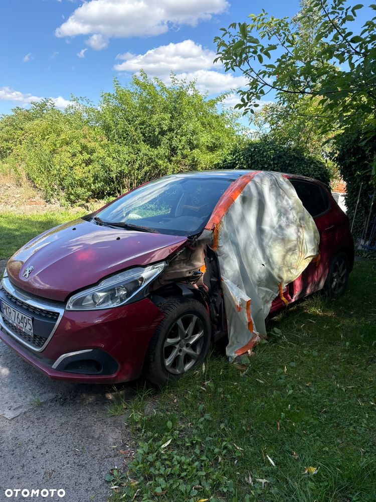 Peugeot 208 2016 photo 3
