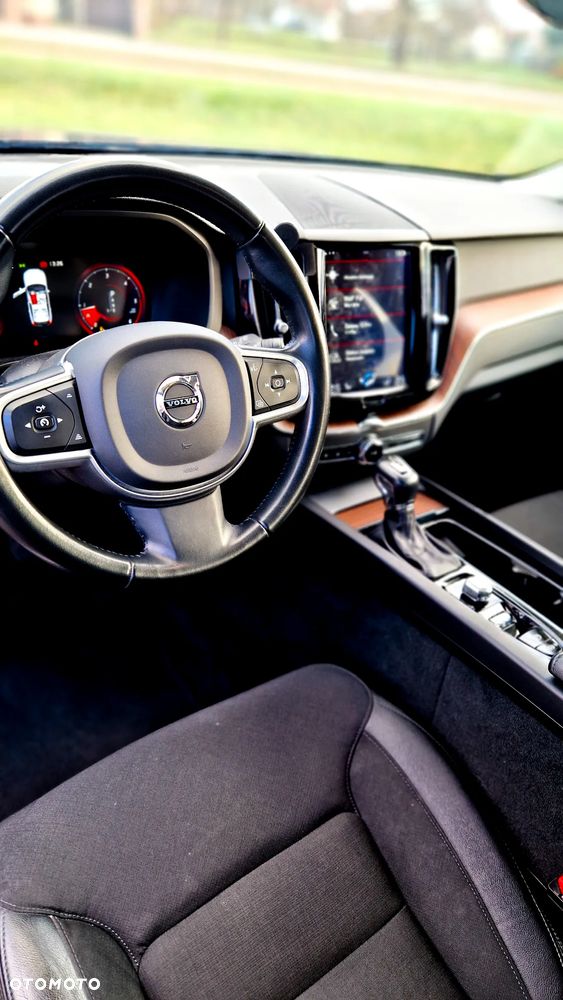 Volvo XC 60 D4 Geartronic Momentum Pro - 11