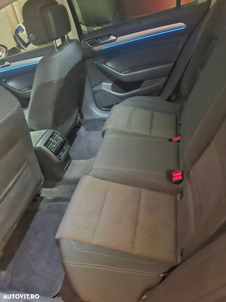 Volkswagen Passat 2.0 TDI (BlueMotion Technology) Comfortline - 24