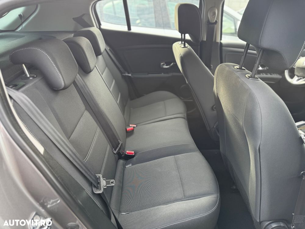 Renault Megane dCi 95 FAP Paris Business - 14