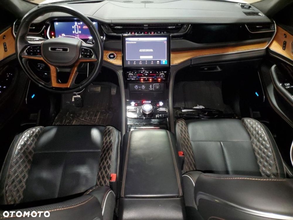 Jeep Grand Cherokee - 8