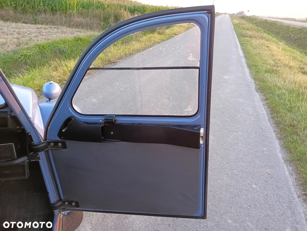 Citroën 2 CV 6 Club - 12