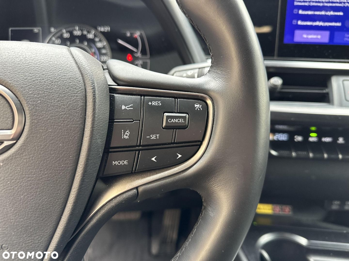 Lexus UX - 17