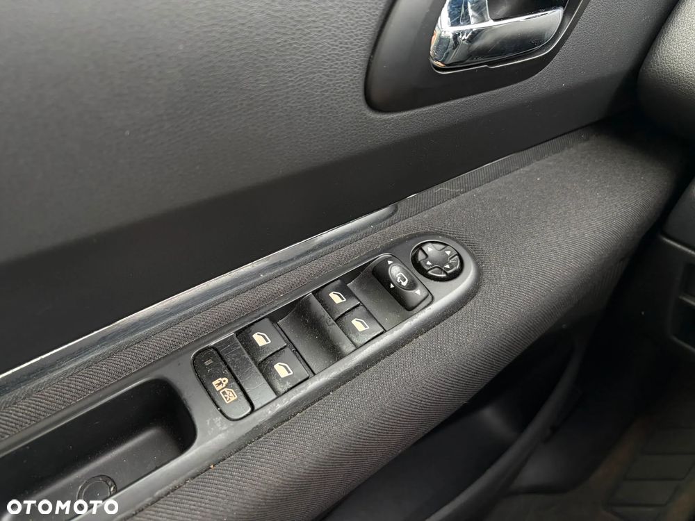 Peugeot 5008 2.0 HDi Family 7os - 13