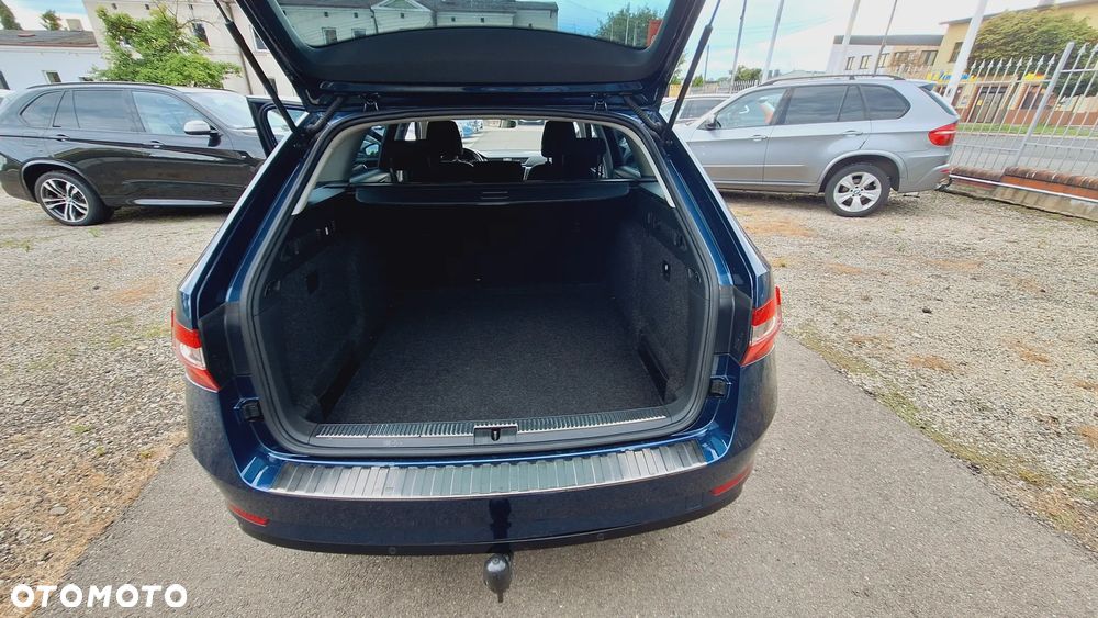 Skoda Superb 1.6 TDI Ambition - 16