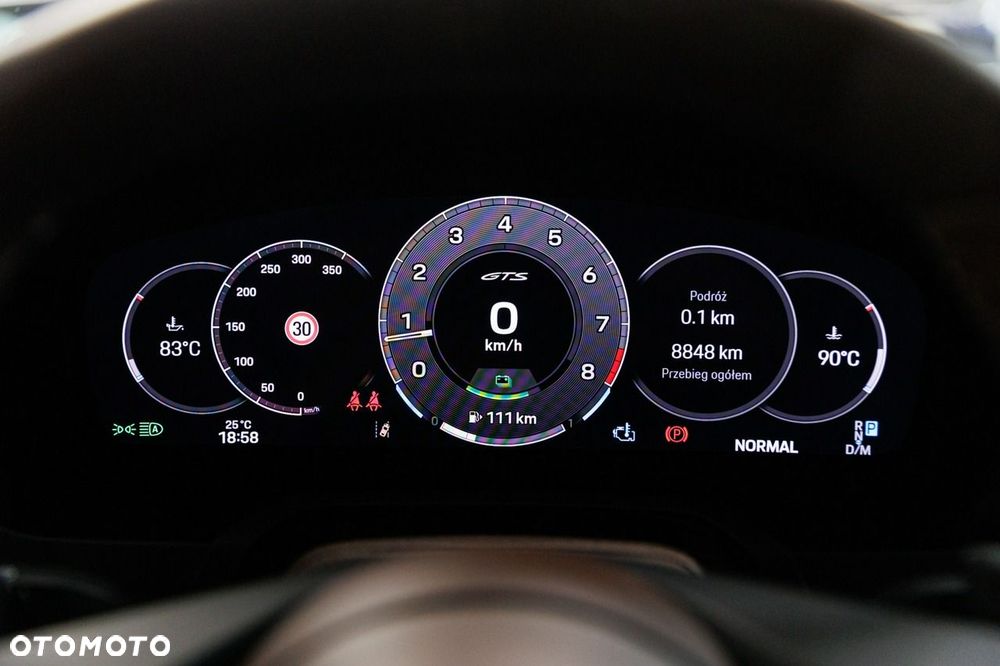 Porsche 911 Targa 4 GTS PDK - 38