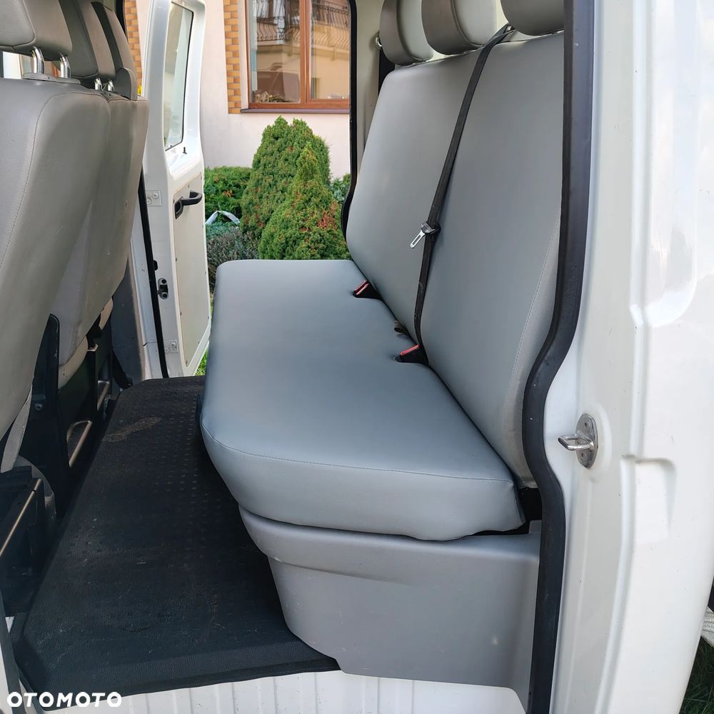 Volkswagen Transporter - 11