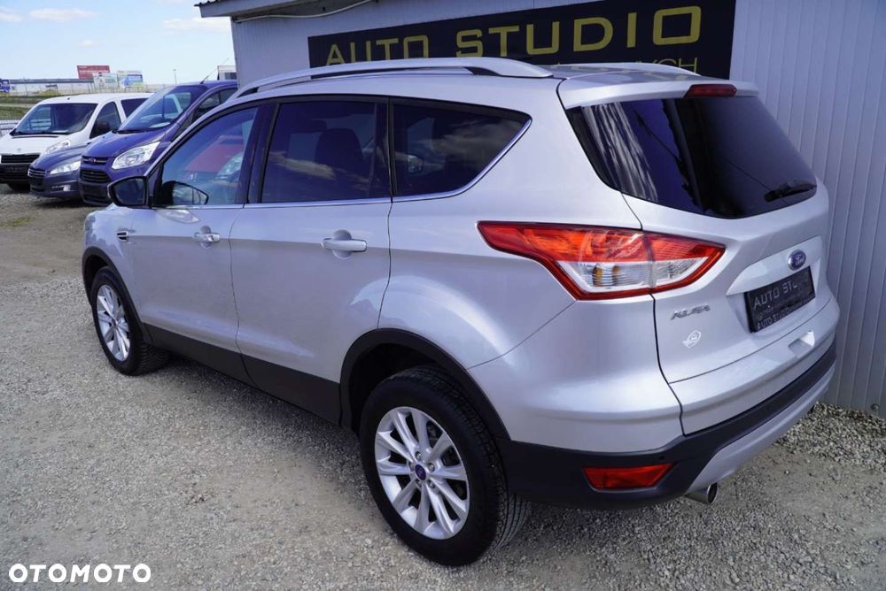 Ford Kuga 2.0 TDCi 2x4 Titanium - 38