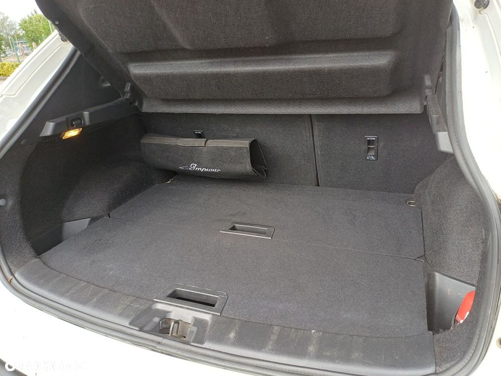 Nissan Qashqai 1.3 DIG-T N-Connecta DCT - 28
