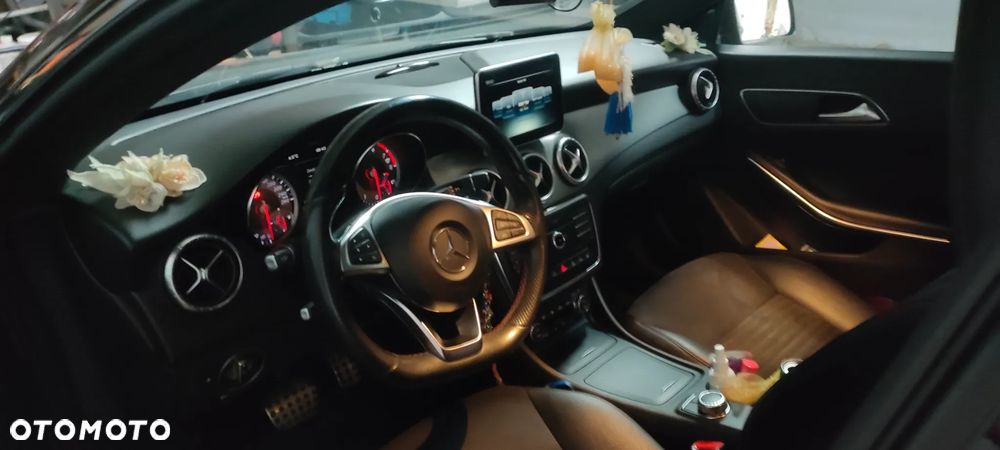 Mercedes-Benz CLA 200 7G-DCT - 10