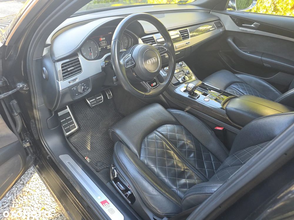 Audi S8 - 10