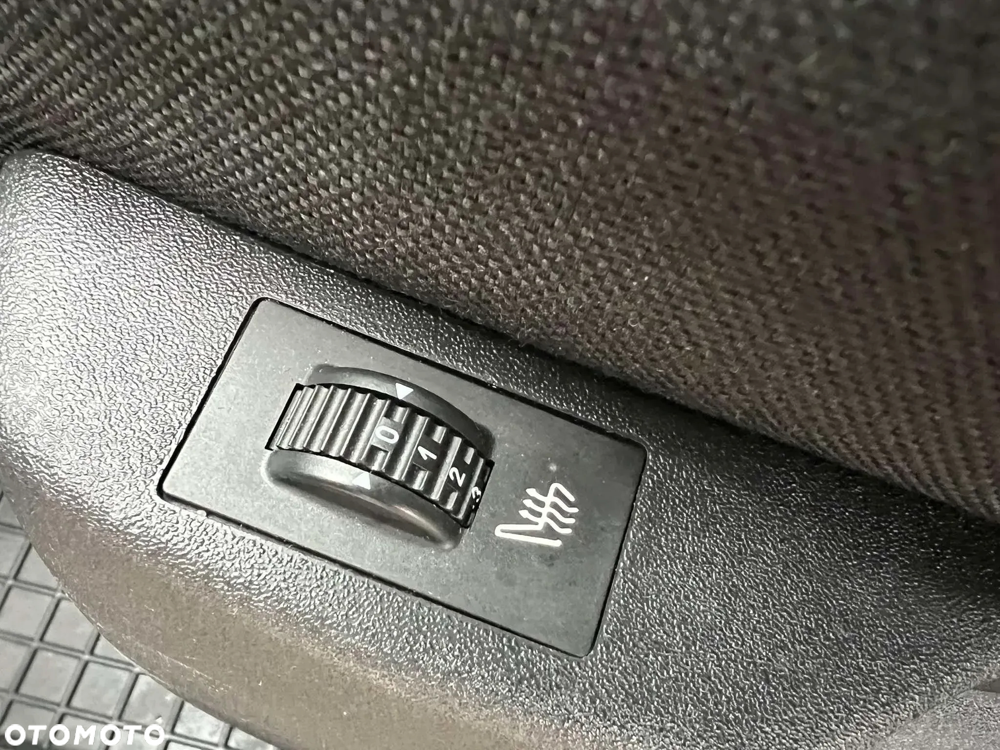 Citroën C4 1.6 HDi Impress - 17
