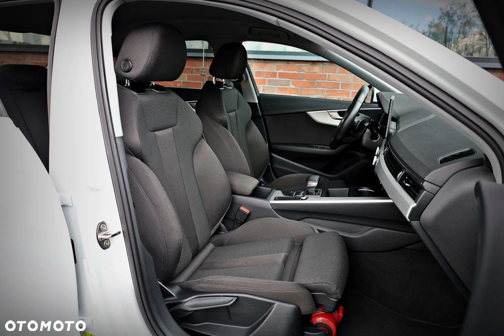 Audi A4 Limousine 35 TFSI mHEV S Line S tronic - 26