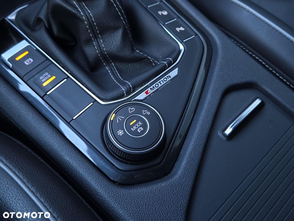 Volkswagen Tiguan 2.0 TDI SCR 4Mot R-Line DSG - 24