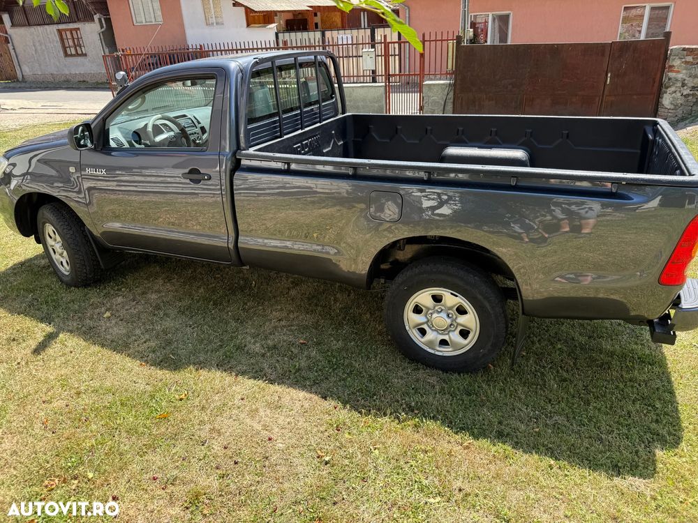 Toyota Hilux - 2