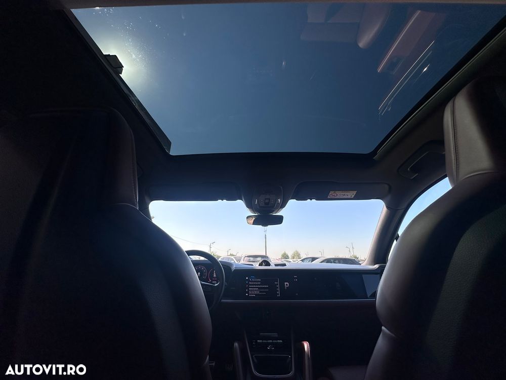Porsche Cayenne S - 32