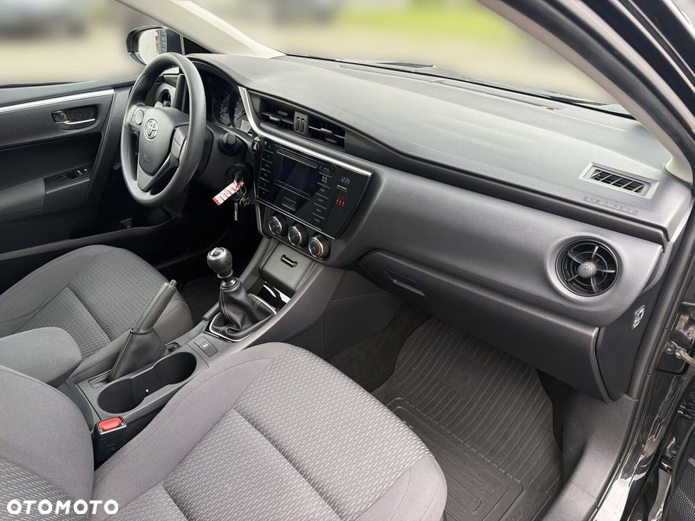 Toyota Corolla - 17