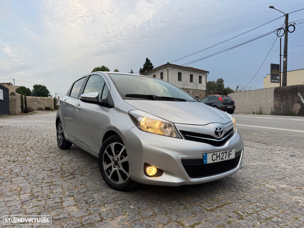Toyota Yaris 1.4 D-4D High Pack+NAVI - 1