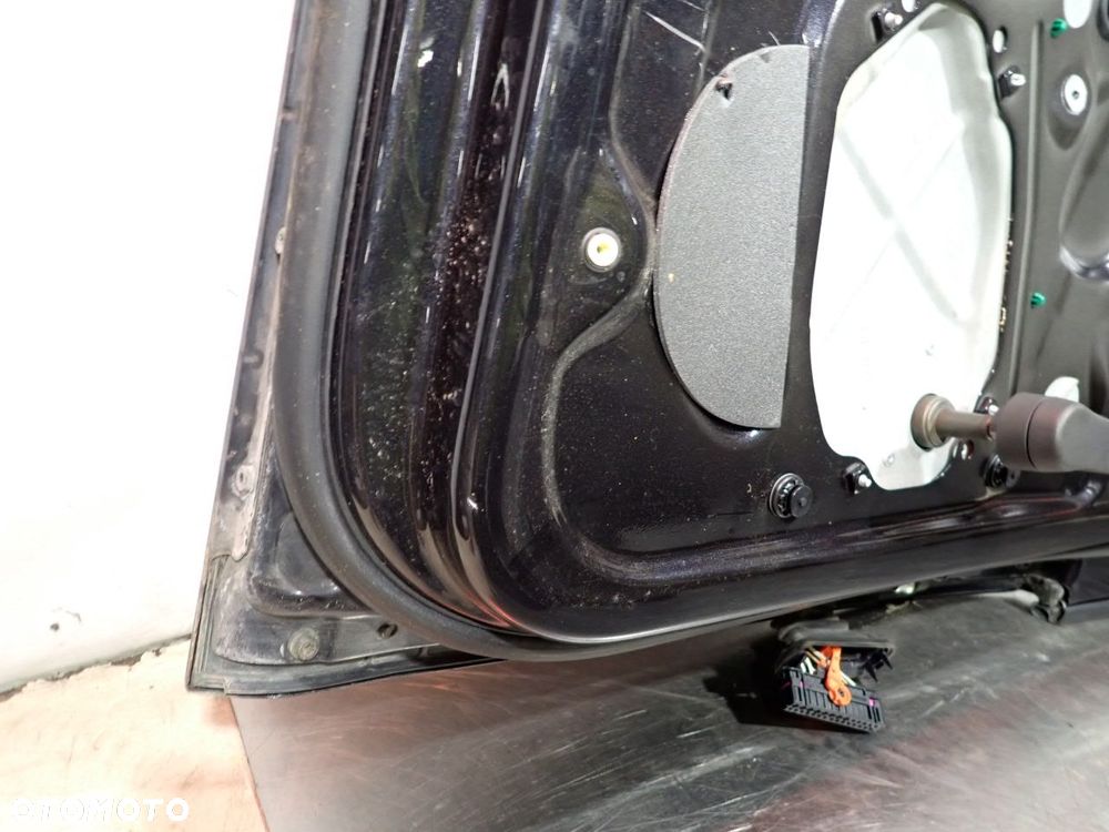 DRZWI LEWY TYŁ VOLKSWAGEN GOLF V HB LC9Z - 19