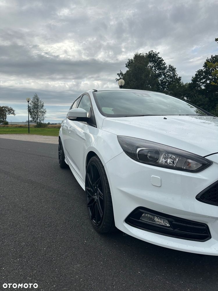 Ford Focus 2.0 EcoBoost ST - 4