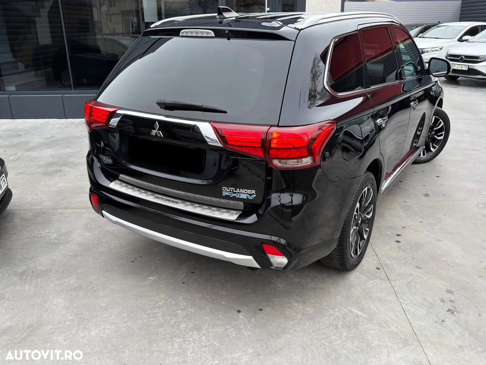Mitsubishi Outlander - 6