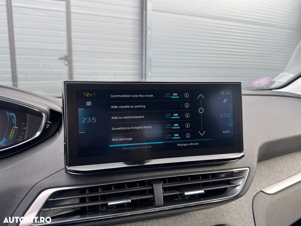 Peugeot 3008 PHEV EAT8 4X4 GT Pack - 28