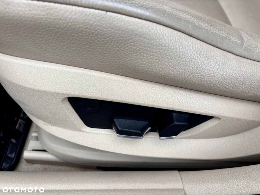 BMW Seria 5 535i Luxury Line - 17