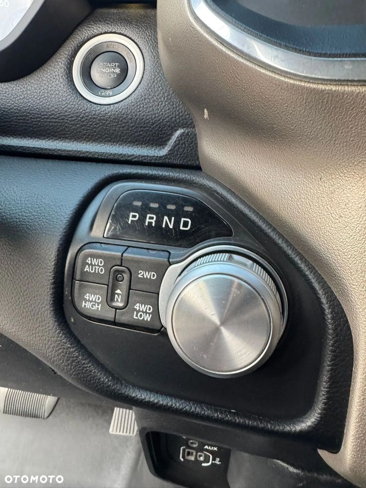 RAM 1500 5.7 Crew Cab Laramie - 25