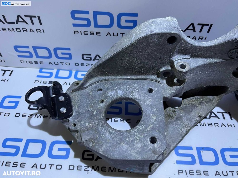 Suport Alternator Accesorii Motor cu Rola Intizatoare Curea Volkswagen Passat B6 2.0 CBAA CBAB CBBB CBAC CBDC 2005 - 2010 Cod 03L903143D [LR0904] - 2