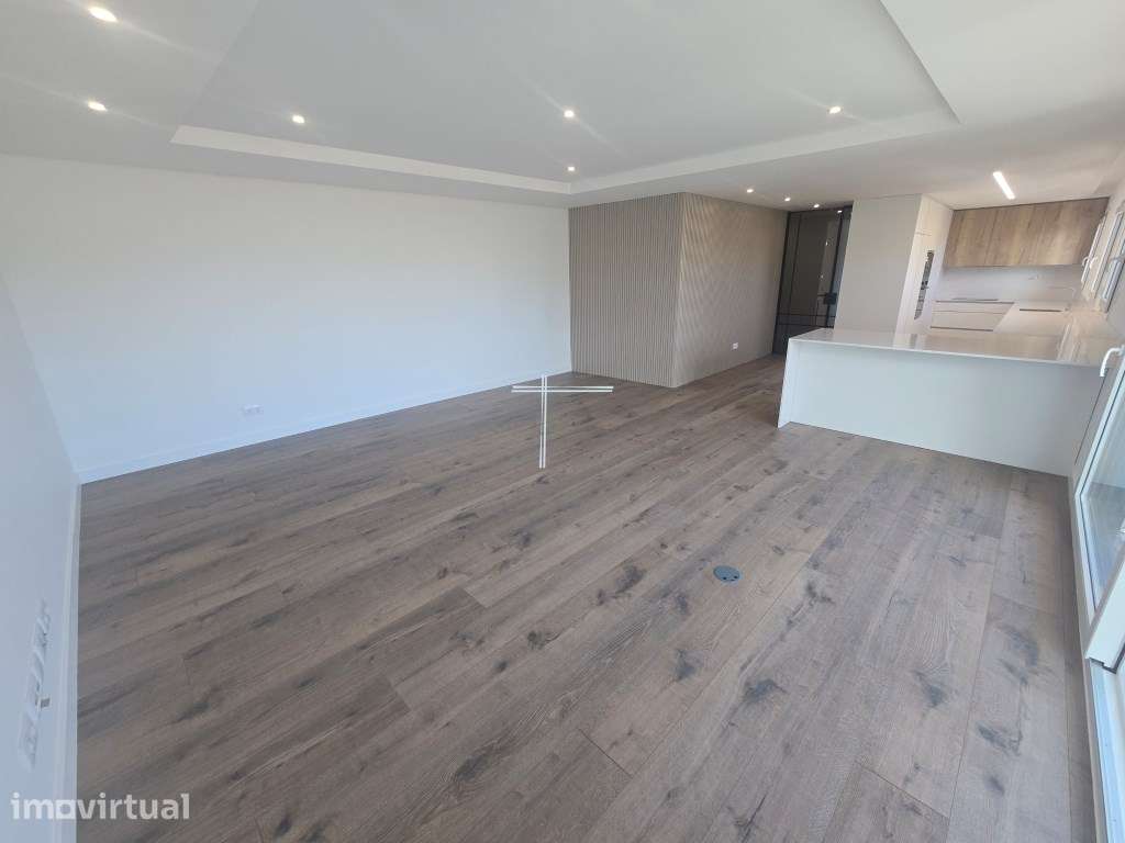 Apartamento T3, com terraço e parqueamento - Quinta do Desembargador - Grande imagem: 5/33