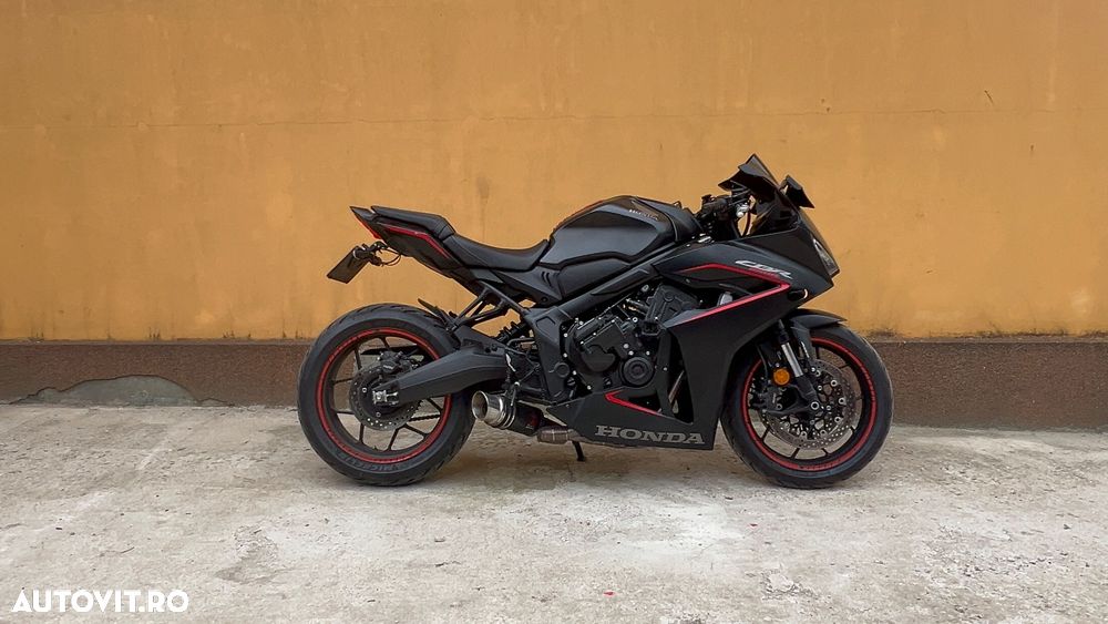 Honda CBR 650R - 2